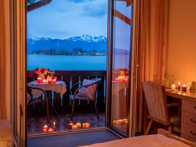 Balkonansicht bei Nacht