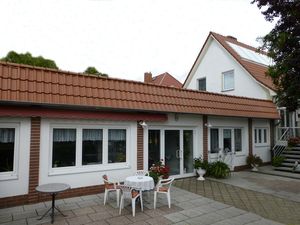 19015611-Doppelzimmer-3-Güstrow-300x225-0