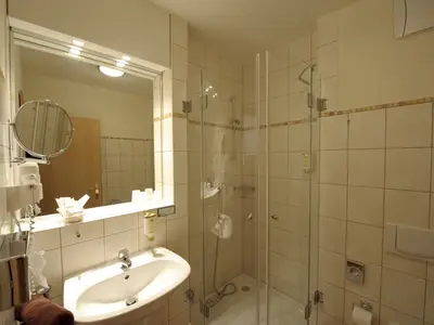 Bad Doppelzimmer Stammhaus Hotel Adlerbräu