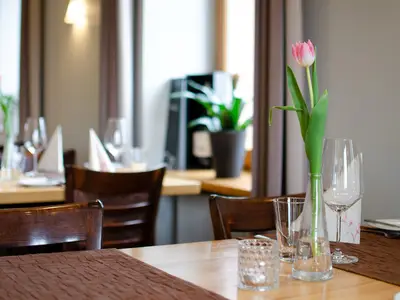 Photo, INSIDE, OUTSIDE