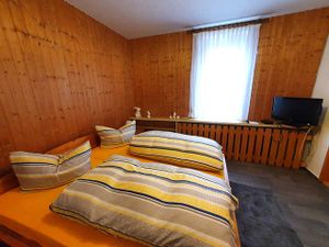 23372159-Doppelzimmer-2-Hasselfelde-300x225-5