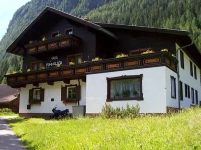 Doppelzimmer für 2 Personen (20 m²) in Heiligenblut 2/10