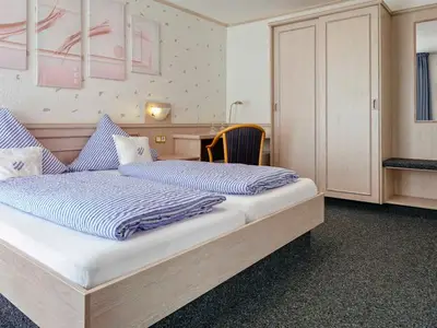 Doppelzimmer für 2 Personen (12 m²) in Helgoland 8/10