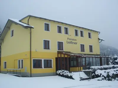 Doppelzimmer für 2 Personen (25 m²) in Hermagor 1/10