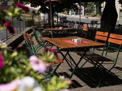 Doppelzimmer für 2 Personen (13 m²) in Hofbieber 10/10