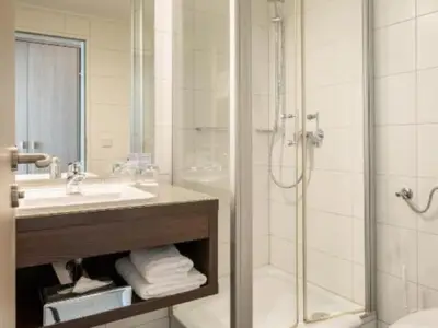 Badezimmerbeispiel Doppelzimmer Standard