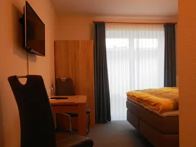 Doppelzimmer für 2 Personen (25 m²) in Husum 4/7