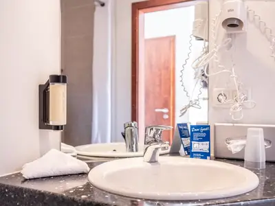 Badezimmer Zimmerbeispiel Doppelzimmer