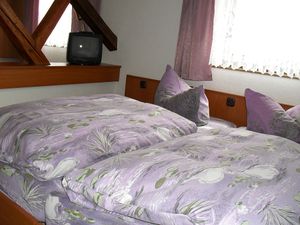 23302876-Doppelzimmer-2-Ilmenau-300x225-3