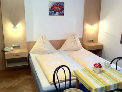 Doppelzimmer für 3 Personen in Innsbruck 8/10