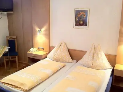 Doppelzimmer für 3 Personen in Innsbruck 10/10