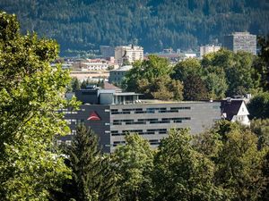 21385983-Doppelzimmer-2-Innsbruck-300x225-1