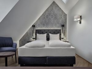 21386739-Doppelzimmer-3-Innsbruck-300x225-4