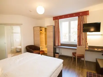 Doppelzimmer für 2 Personen in Innsbruck 5/10