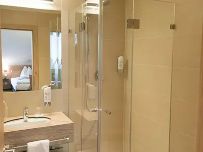 Doppelzimmer für 2 Personen in Innsbruck 9/10