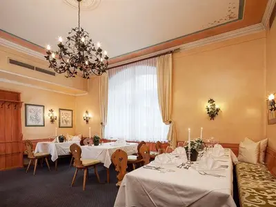 Doppelzimmer für 2 Personen (18 m²) in Innsbruck 7/10