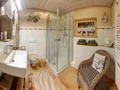 Bad Doppelzimmer Nr. 1