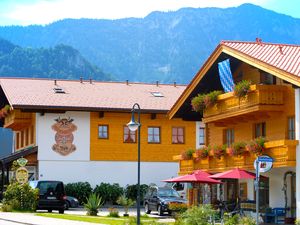 15209511-Doppelzimmer-4-Inzell-300x225-0