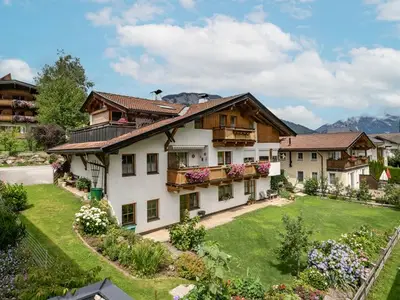 Doppelzimmer für 2 Personen (14 m²) in Itter 1/10