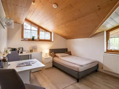 Doppelzimmer für 2 Personen (14 m²) in Itter 2/10