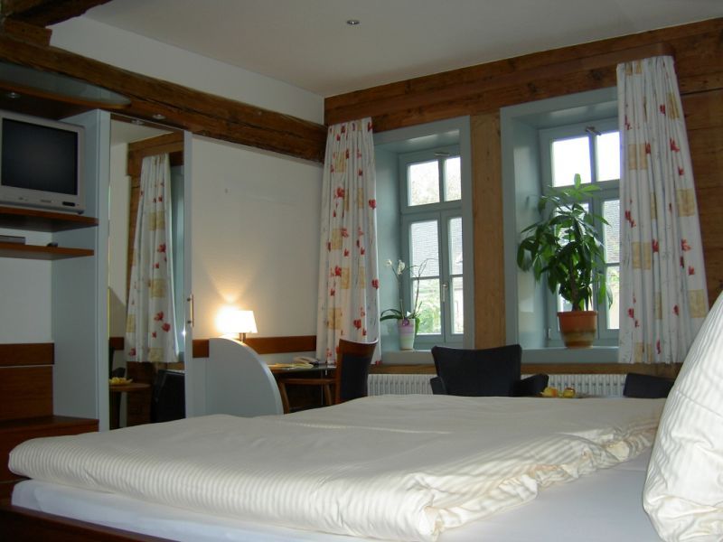 23302681-Doppelzimmer-3-Jena-800x600-2