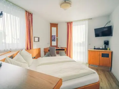 Doppelzimmer für 3 Personen (25 m²) in Kalenborn 8/10