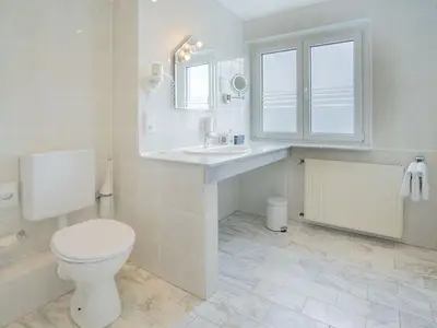 Doppelzimmer für 3 Personen (24 m²) in Kalenborn 10/10