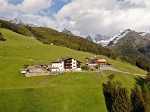 Doppelzimmer für 2 Personen (16 m&sup2;) in Kaunerberg