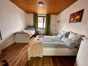 Doppelzimmer für 6 Personen (90 m&sup2;) in Kierspe