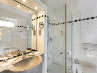 Bad - Budget Doppelzimmer im Ferienhaus