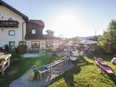Doppelzimmer für 2 Personen (24 m²) in Koppl 2/10