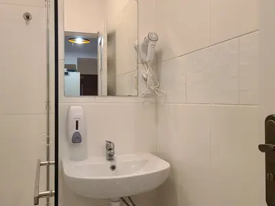 Doppelzimmer für 2 Personen (13 m²) in Krakau 9/10