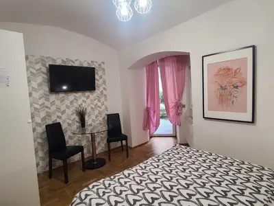 Doppelzimmer für 2 Personen (13 m²) in Krakau 3/10