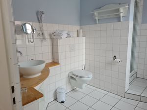 23984425-Doppelzimmer-2-Kremmen-300x225-4