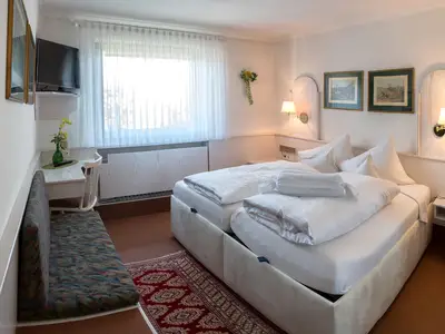 Zimmerbeispiel,  Nr. 12  1. Etage