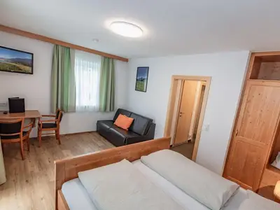 Doppelzimmer für 2 Personen (22 m²) in Tröpolach 10/10