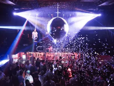 Doppelzimmer für 2 Personen (16 m²) in Lenzerheide/Lai 8/10