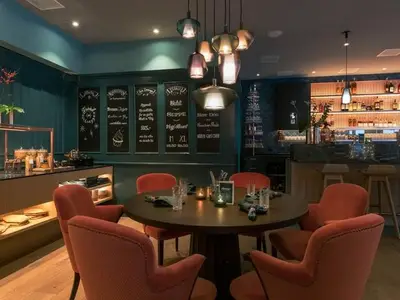 Doppelzimmer für 2 Personen (30 m²) in Lenzerheide/Lai 10/10