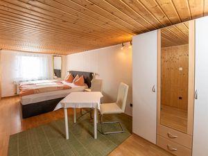 22376755-Doppelzimmer-2-Leuchtenberg-300x225-3