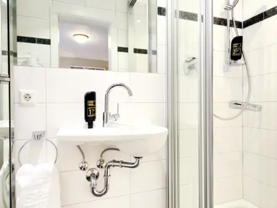 Doppelzimmer Stand Plus Nr. 21 - Badezimmer