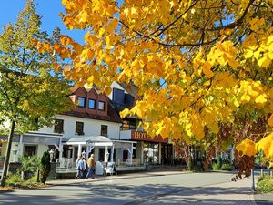 23961205-Doppelzimmer-2-Lippstadt-300x225-1