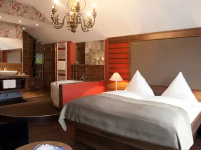 Doppelzimmer Deluxe mit Whirlwanne