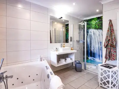 Doppelzimmer Deluxe mit Whirlwanne