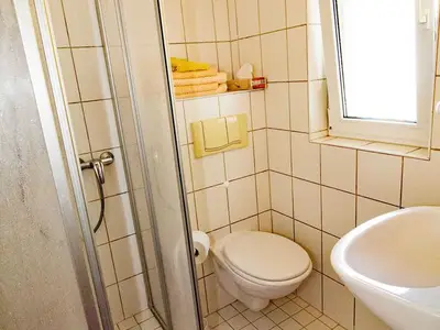 Doppelzimmer für 2 Personen (20 m²) in Lohme (Rügen) 9/10
