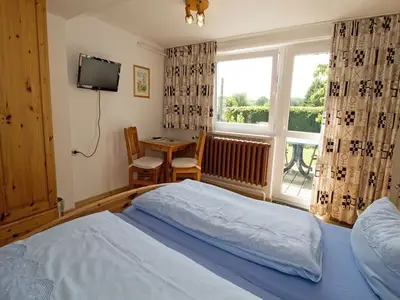 Doppelzimmer für 2 Personen (20 m²) in Lohme (Rügen) 4/8