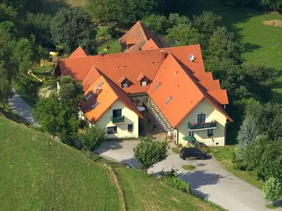 Doppelzimmer für 4 Personen (25 m²) in Loipersdorf bei Fürstenfeld 1/10