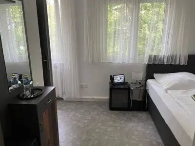 Doppelzimmer für 2 Personen (20 m²) in Ludwigsburg 3/10