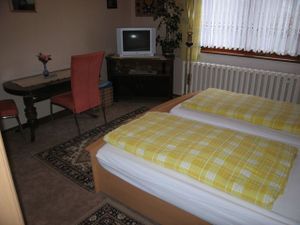 18314111-Doppelzimmer-2-Lutherstadt Wittenberg-300x225-3