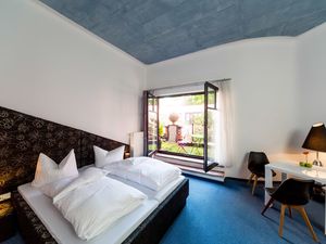 18926574-Doppelzimmer-2-Magdeburg-300x225-3