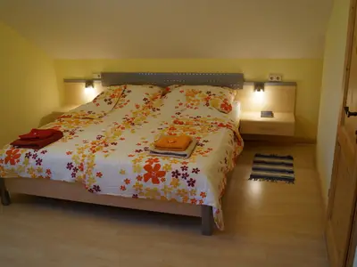 Doppelbett im Ahornzimmer